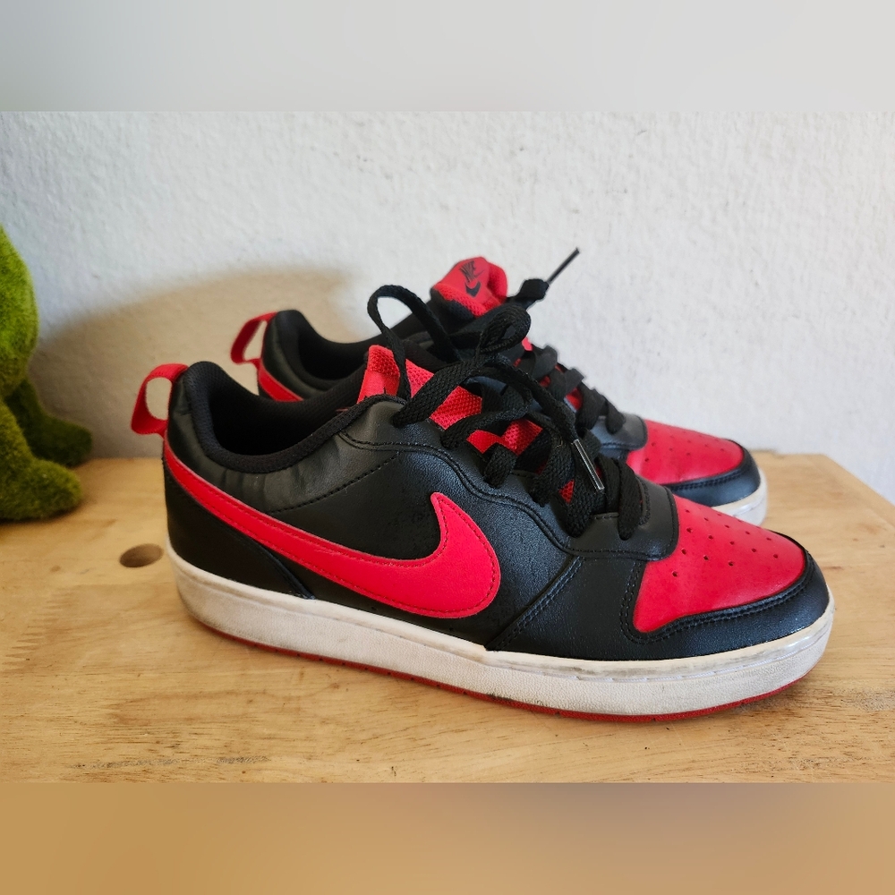 Nike Court Borough Low 2 Boys Size 6.5Y‎ Red Athletic Shoes Sneakers BQ5448-007
